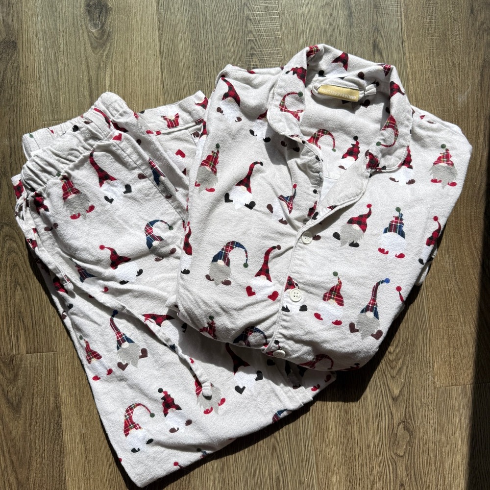 Pottery Barn Teen Womens Small Organic Flannel Pajama Set Holiday Gnome Print
